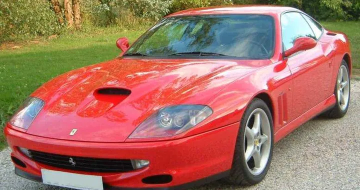 Rubata la Ferrari del padre di Button. Forse...