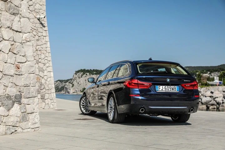 Nuova Bmw Serie 5 Touring 2017: primo contatto con la station wagon tedesca