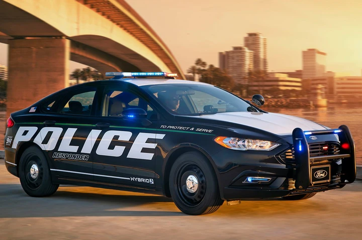 Ford Police Responder Hybrid Sedan: immagini ufficiali