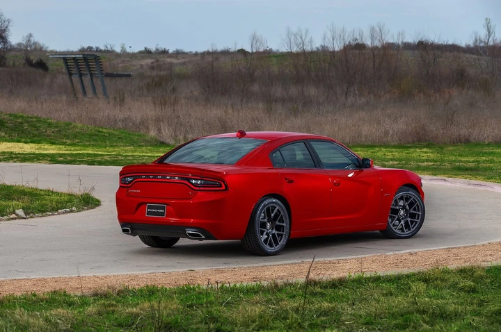 Nuova Dodge Charger 2015, le foto ufficiali