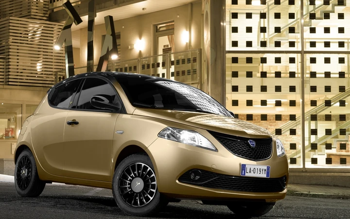 Lancia Ypsilon Monogram, serie speciale ancora più raffinata