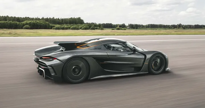Jesko Absolut di Koenigsegg stabilisce nuovi record di velocità [VIDEO]