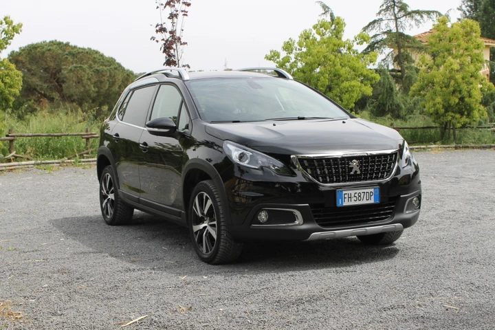 Peugeot 2008 BlueHDi 100 Allure: la prova su strada