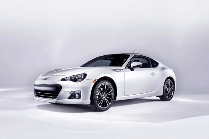 Subaru BRZ: prime foto ufficiali