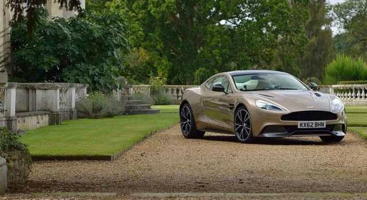 Daimler acquisisce il 5% di Aston Martin