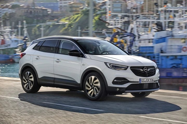 Opel Grandland X Ultimate: ricca dotazione e nuovo 2.0 litri turbodiesel