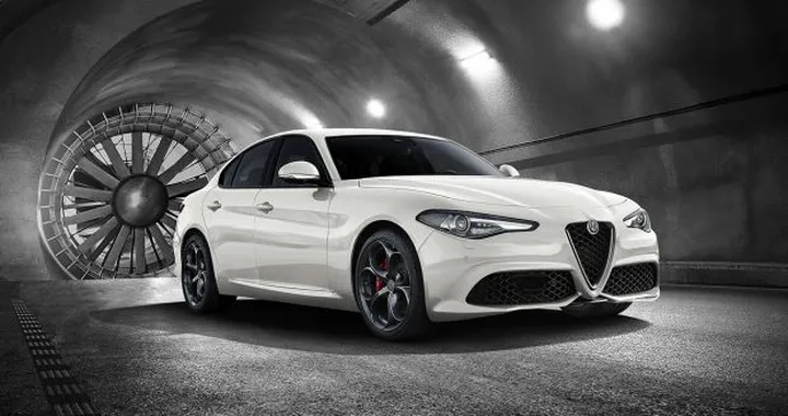 Alfa Romeo Giulia Sport Edition: debutta negli showroom italiani