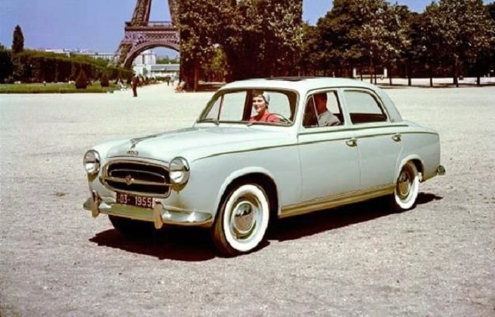 La Peugeot 403 compie 70 anni: storia di un successo senza tempo