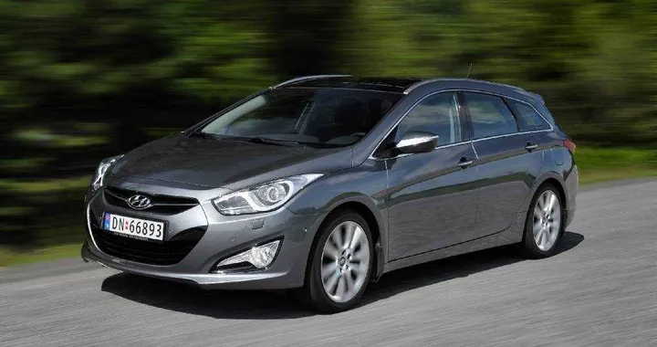 Hyundai i40: prezzi da 23.490 euro