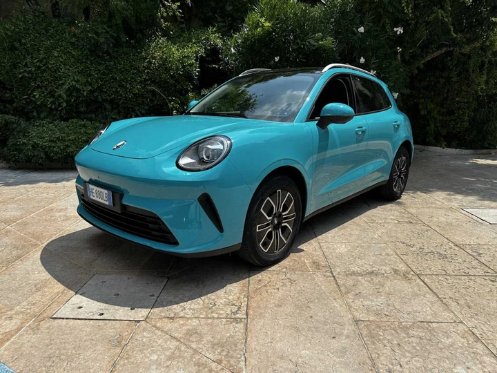 GWM ORA 5: il marchio cinese debutta in Italia con un C-SUV