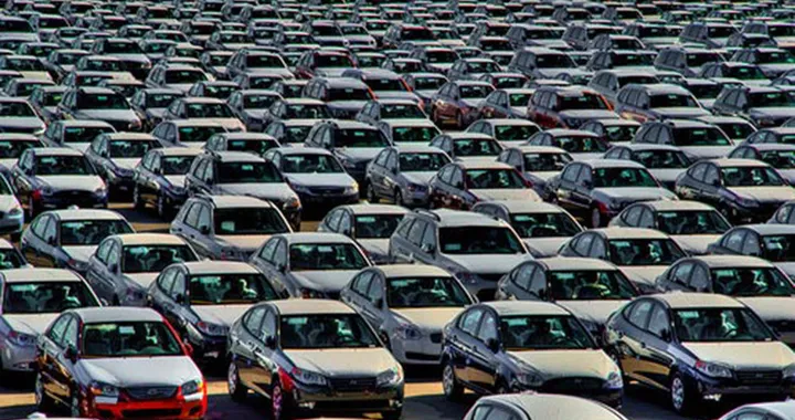 Mercato auto: a luglio scende dello 0,1% in Italia
