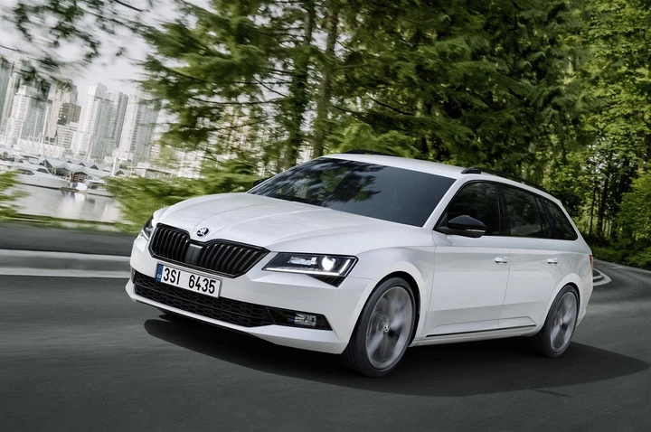 Skoda Superb Wagon SportLine: immagini ufficiali