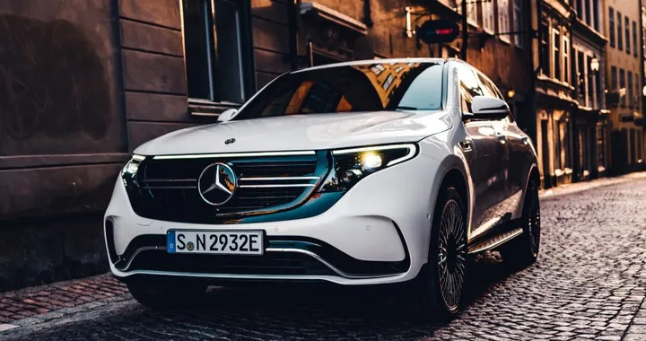 Mercedes: si chiamerà GLB EQ la versione elettrica del SUV