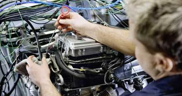 Cambio olio a “Prezzo unico” sui veicoli commerciali Mercedes-Benz