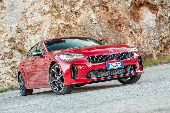 Kia Stinger: nuove foto ufficiali