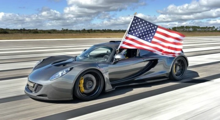 Hennessey Venom GT: record di velocità a 435 km/h