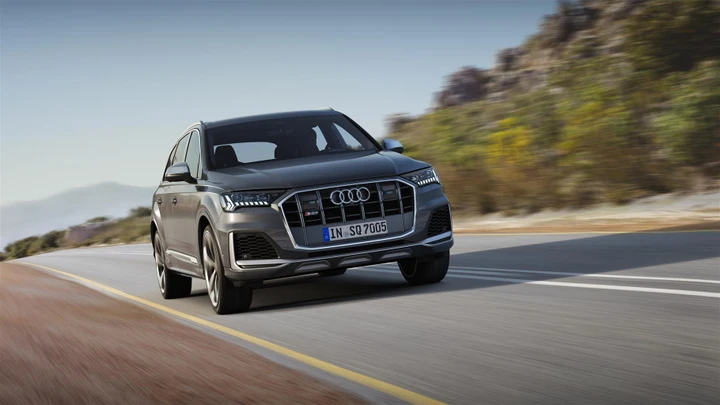 Nuova Audi SQ7 TDI: arriva il poderoso V8 diesel da 435 CV