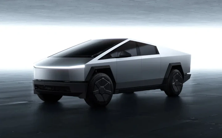 Tesla Cybertruck, dopo la manutenzione non funziona più nulla: l'odissea di un proprietario