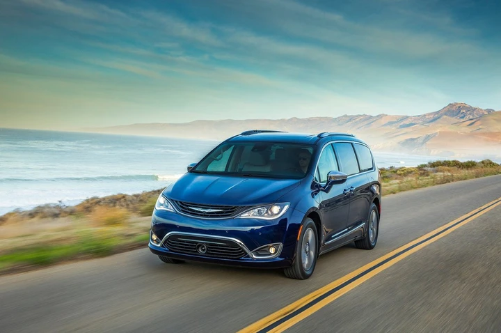 Chrysler Pacifica: nuove immagini ufficiali