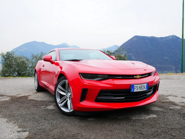 Chevrolet Camaro 2.0 Turbo Coupé: la prova su strada