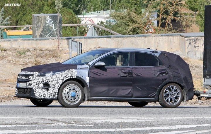 Kia Xceed PHEV: le foto spia dell'ibrida plug-in