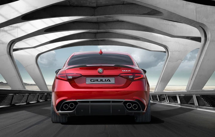 Alfa Romeo Giulia: quello che le tedesche non hanno