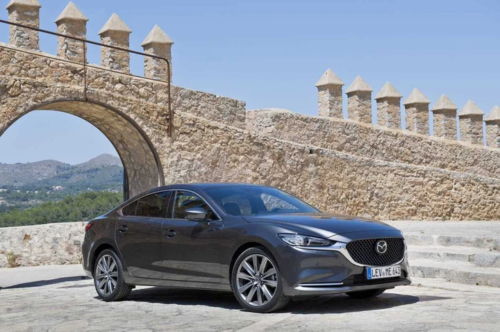 Nuova Mazda6 2018: prezzi da 32.800 euro per l'ammiraglia nipponica