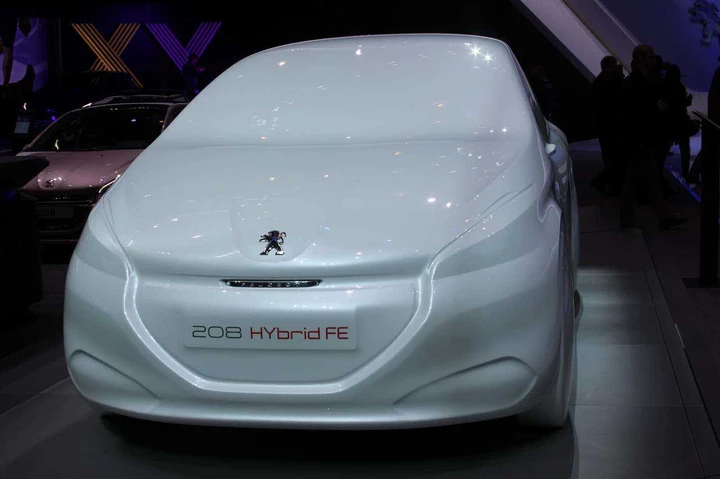 Peugeot 208 Hybrid FE