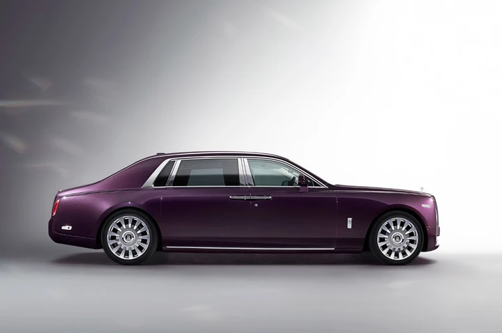 Rolls-Royce Phantom VIII: prime immagini ufficiali