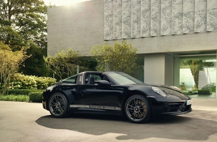 911 Porsche Design 50th Anniversary Edition: dotazioni, serie limitata, accessori