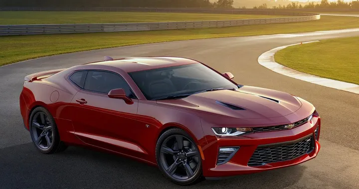 Chevrolet Camaro 2016: debutta il turbo 4 cilindri