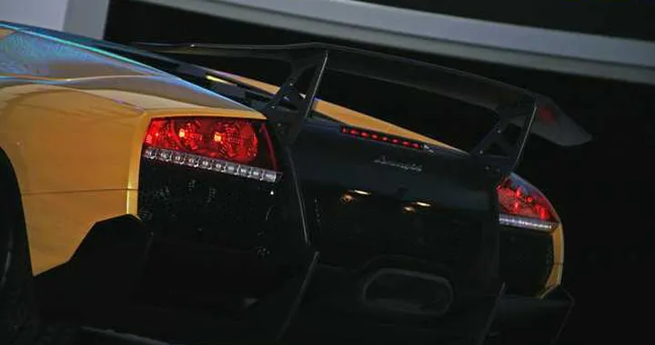 Lamborghini investe nella fibra di carbonio