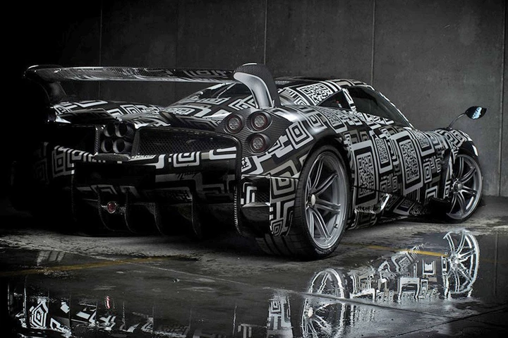 Pagani Huayra BC: l'hypercar immortalata senza camuffature