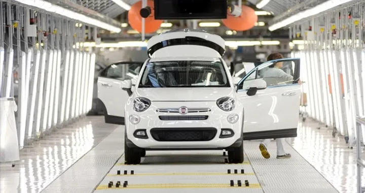 Mercato auto, crescita record a giugno: +12,9%