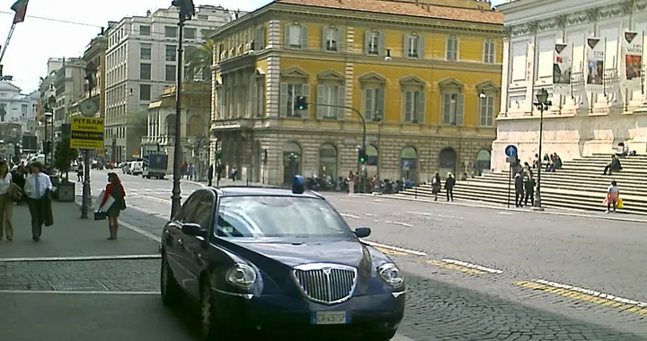 Auto Blu: Renzi ne vende 170, ma ne compra 1100 nuove