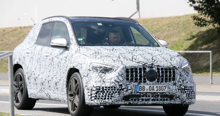 Mercedes-Benz: le foto spia della GLA 45 AMG