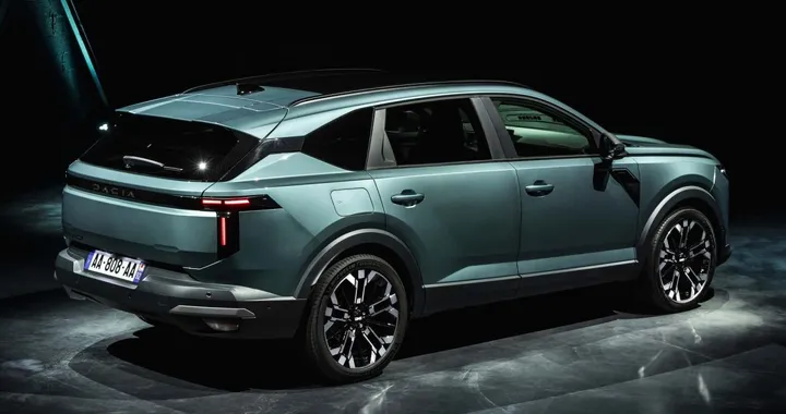 Dacia Striker debutta in Europa: la nuova crossover arriva sotto i 25.000 euro