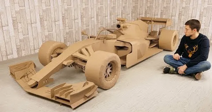 Formula 1: una monoposto fatta col cartone [Video]