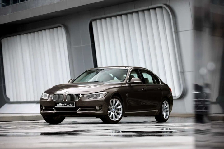 Bmw Serie 3 passo lungo a Pechino 2012