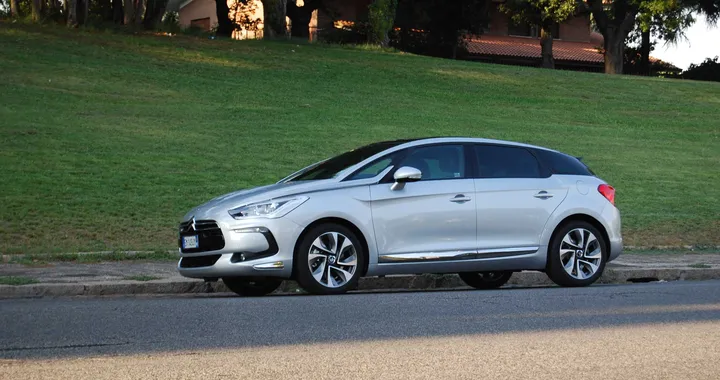 Citroen DS5 2.0 HDi 160 Sport Chic: la prova su strada