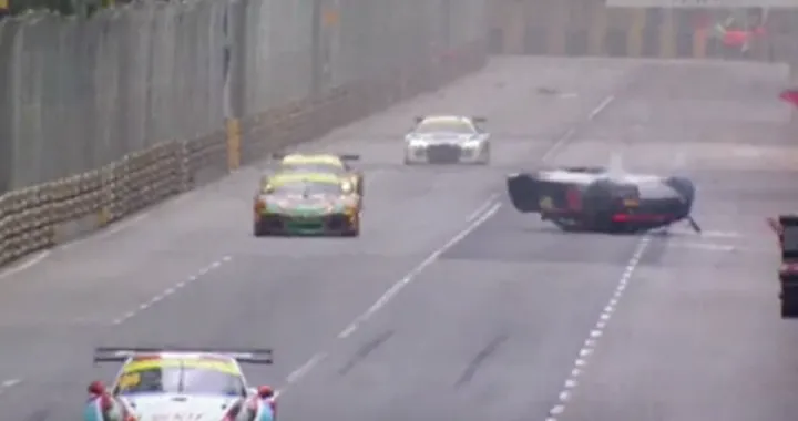 GP di Macao, Audi R8 si cappotta ma vince ugualmente