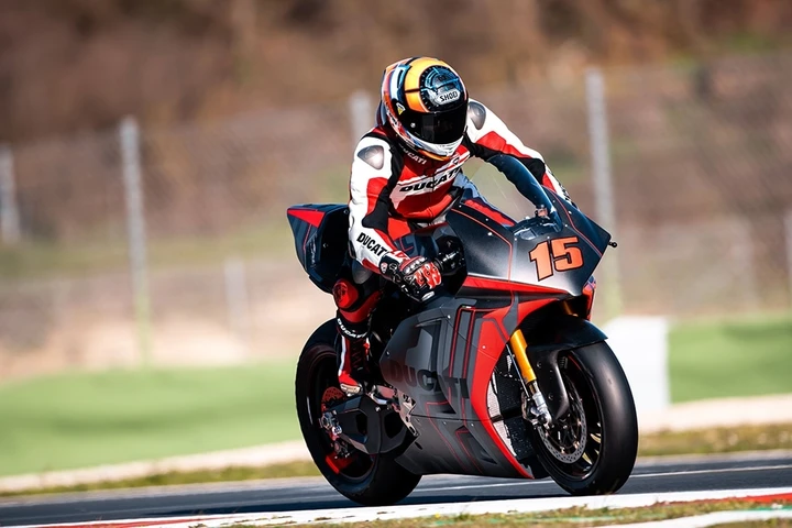 Ducati MotoE, il prototipo della moto elettrica in pista a Misano
