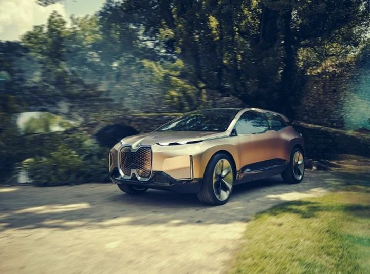 Bmw Vision iNext: le immagini ufficiali