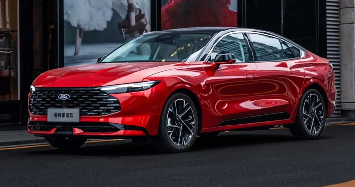 Ford presenta il nuovo Mondeo 2026: restyling esclusivo per la Cina