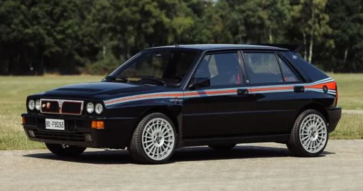 La Lancia Delta HF Integrale di Vasco conquista il palco