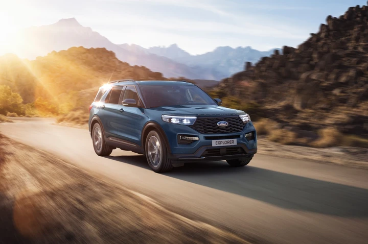 Ford Explorer Plug-in Hybrid: motore ibrido, dimensioni e prezzo