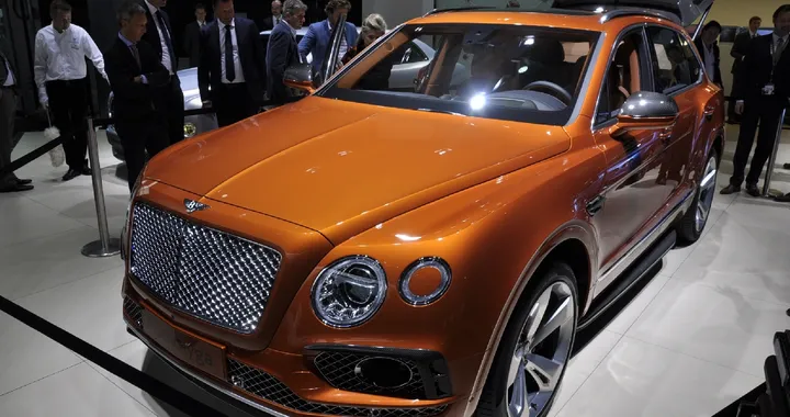 Bentley Bentayga: SUV di lusso a Francoforte