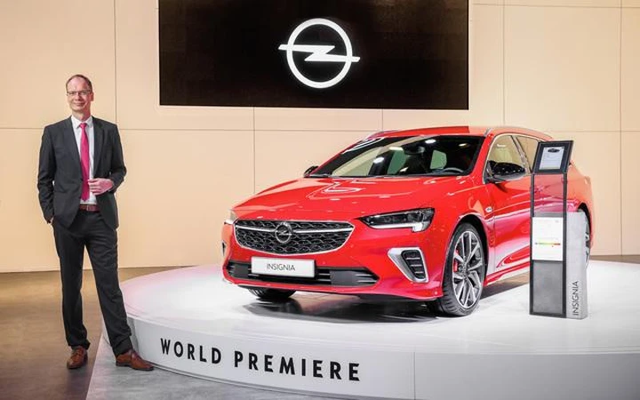 Opel Insignia: a Bruxelles il restyling della GSI
