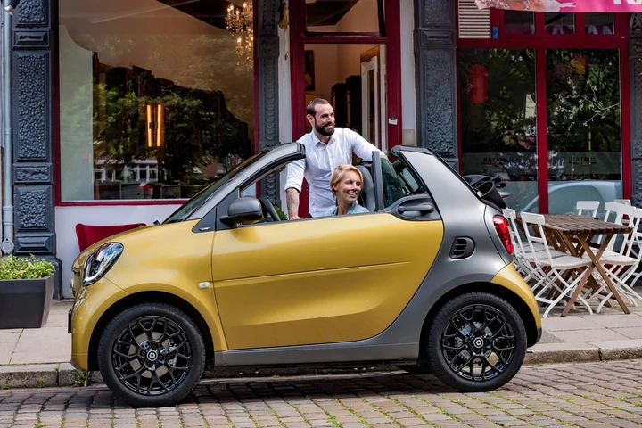 Smart fortwo cabrio, nuove foto ufficiali