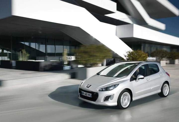 Peugeot 308 berlina Model Year 2012